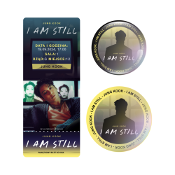 Zestaw holograficzna przypinka i naklejka JUNG KOOK: I AM STILL (wersja 2) + BILET GRATIS!